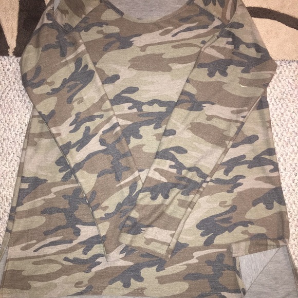 SALE LAST TWO SMALL- Army Print Cold Shoulder T… - Picture 3 of 4